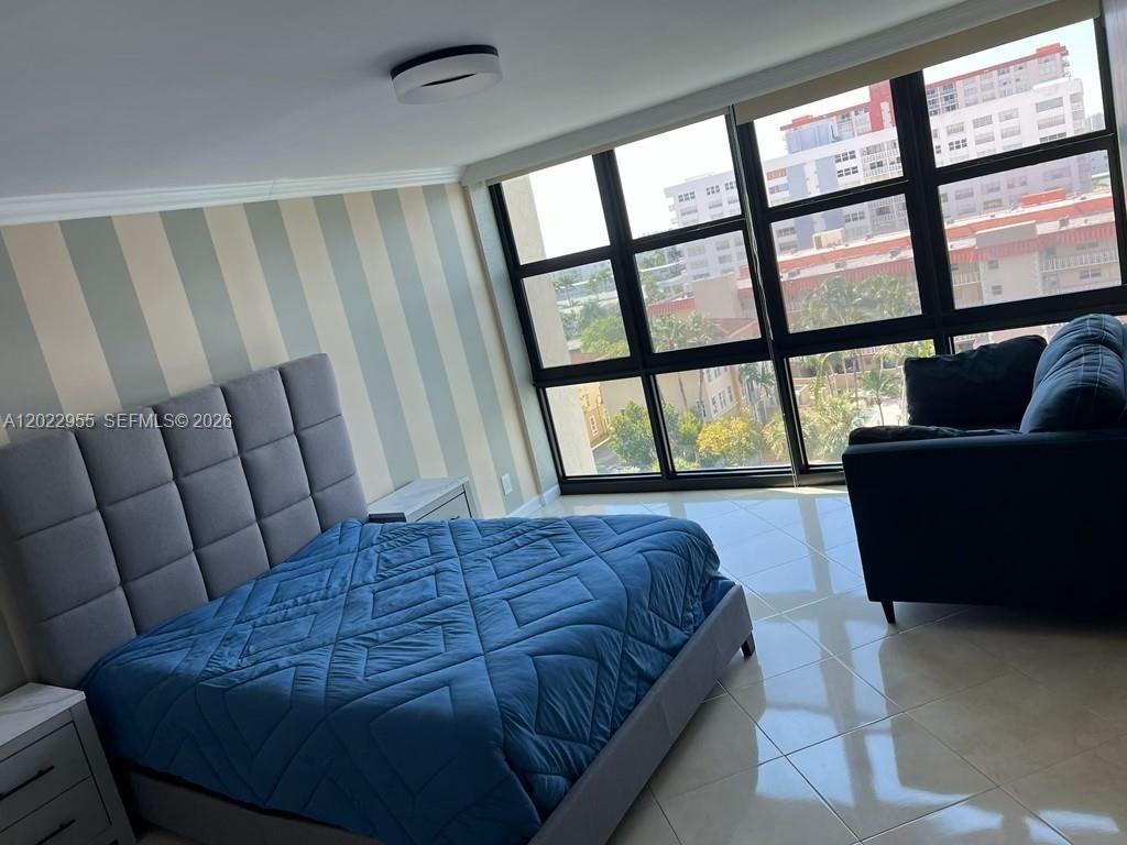 2017 S Ocean Dr , Unit 808, Hallandale Beach, FL 33009 Photo