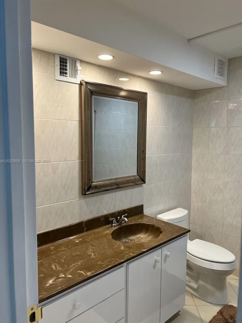 2017 S Ocean Dr , Unit 808, Hallandale Beach, FL 33009 Photo