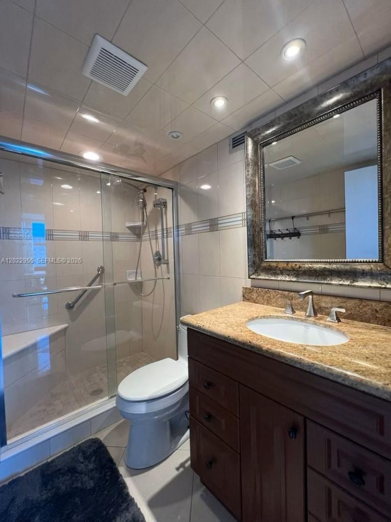 2017 S Ocean Dr , Unit 808, Hallandale Beach, FL 33009 Photo