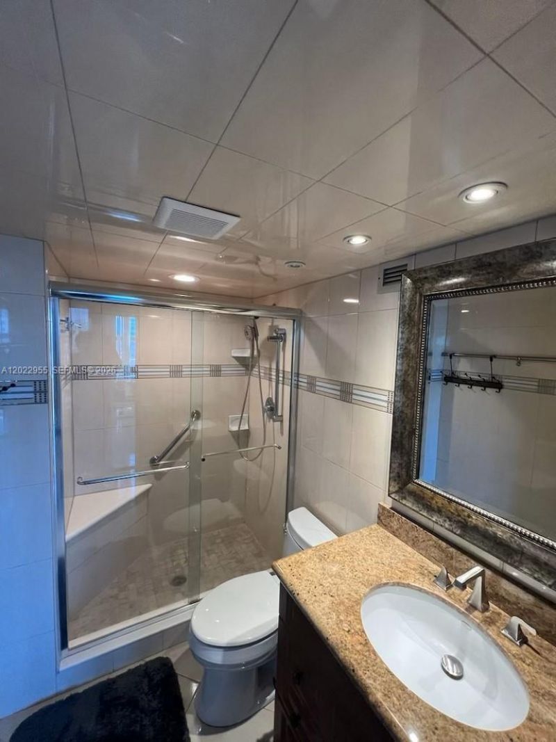 2017 S Ocean Dr , Unit 808, Hallandale Beach, FL 33009 Photo