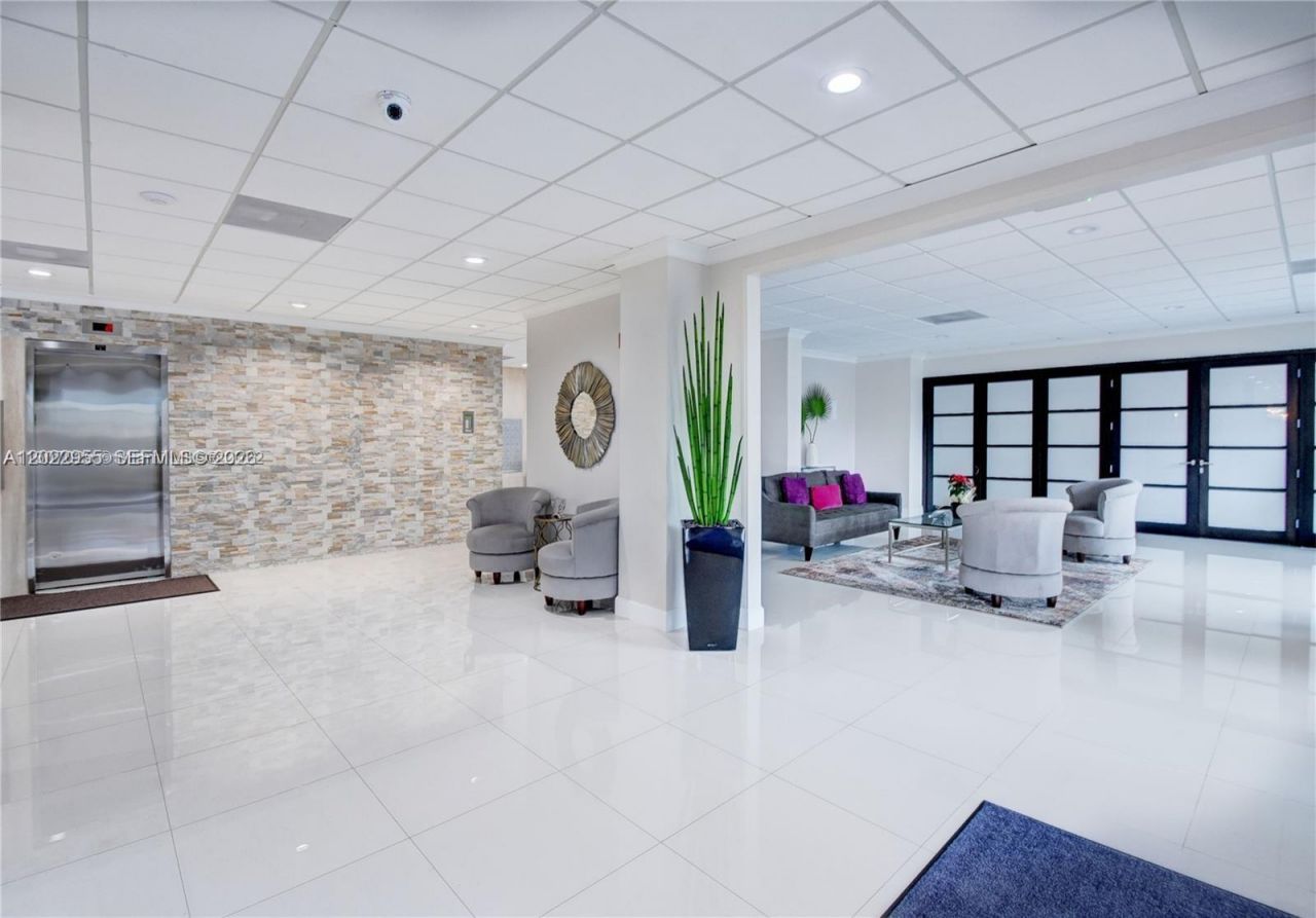2017 S Ocean Dr , Unit 808, Hallandale Beach, FL 33009 Photo
