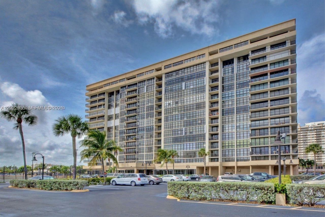 2017 S Ocean Dr , Unit 808, Hallandale Beach, FL 33009 Photo
