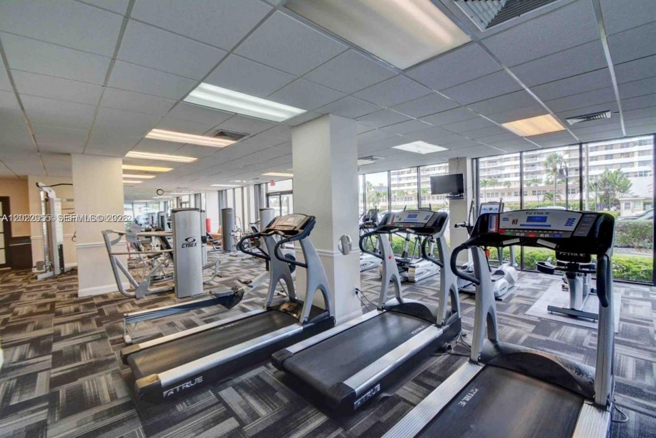 2017 S Ocean Dr , Unit 808, Hallandale Beach, FL 33009 Photo