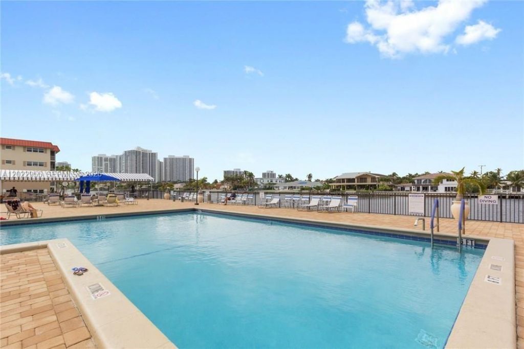 2017 S Ocean Dr , Unit 808, Hallandale Beach, FL 33009 Photo