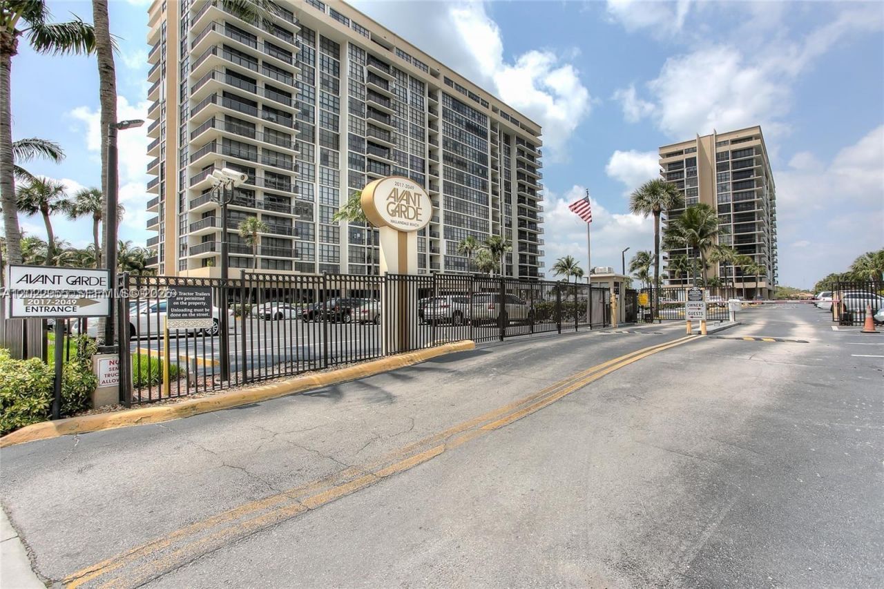 2017 S Ocean Dr , Unit 808, Hallandale Beach, FL 33009 Photo
