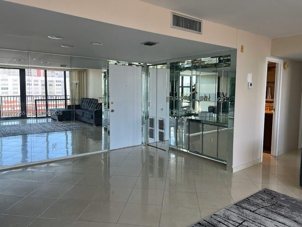 2017 S Ocean Dr , Unit 808, Hallandale Beach, FL 33009 Photo