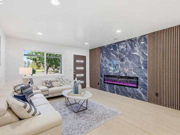 1913 W Middlefield Rd, Mountain View, CA 94043