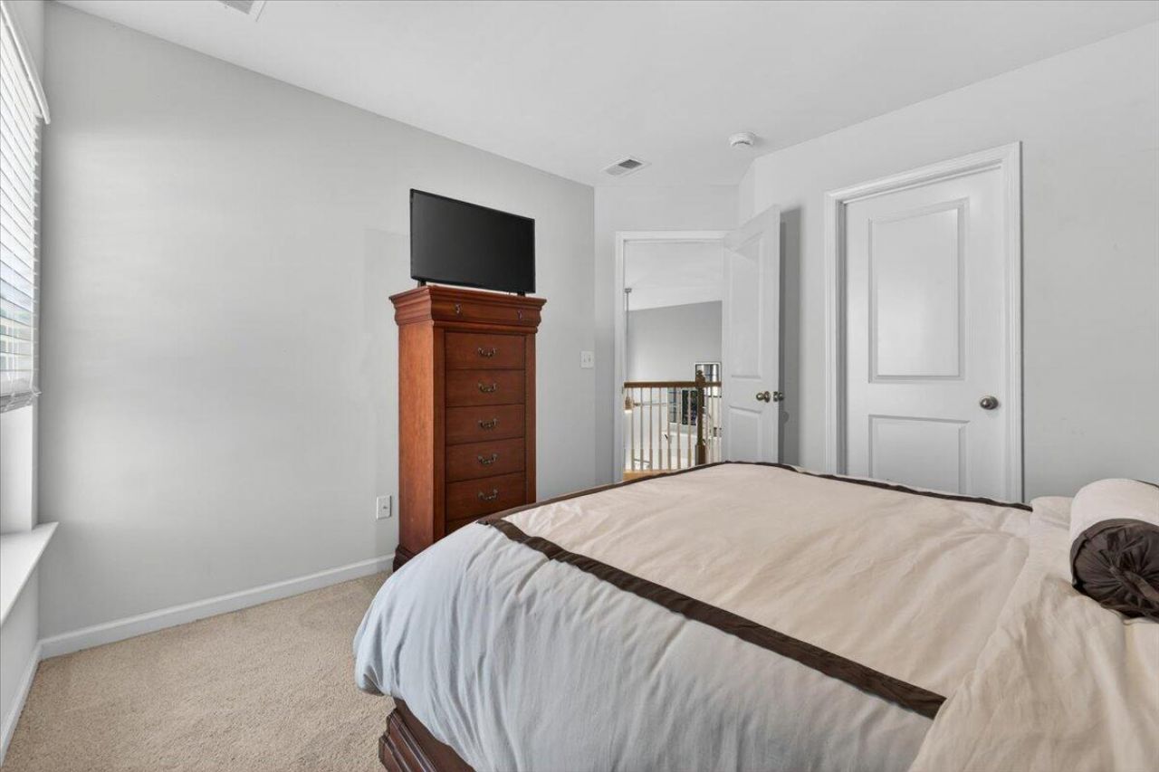 129 Hyrne Drive Photo 18