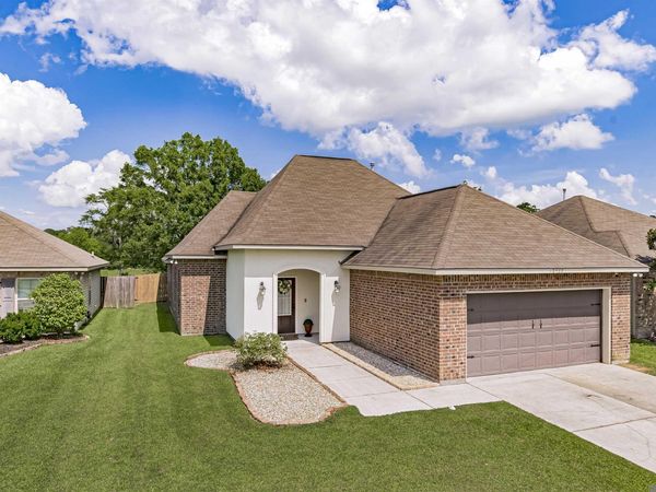 42568 Baystone Ave, Prairieville, LA 70769