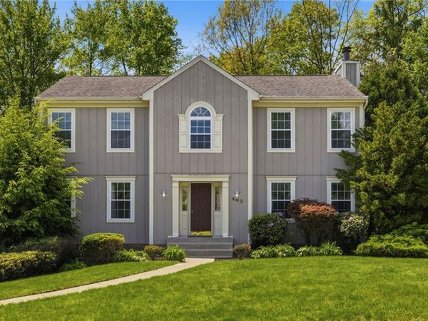 402 Monmouth Dr, Cranberry Twp, PA 16066