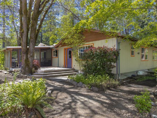 2601 Sand Creek Road, Grants Pass, OR 97527