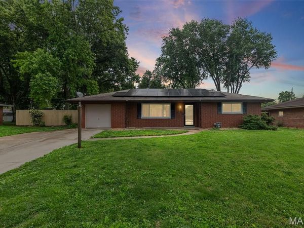 22 Buckingham Road, Belleville, IL 62226