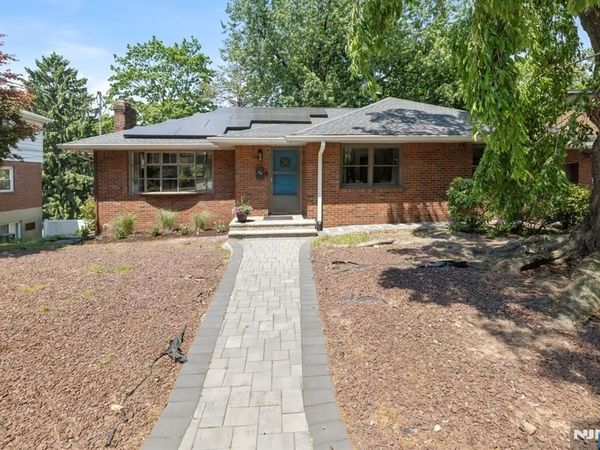 48 Palmer Place, LEONIA, NJ 07605