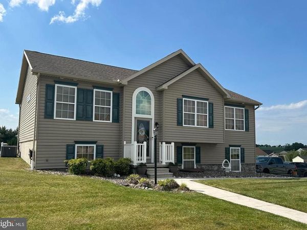 1305 SUMMIT RUN COURT, YORK, PA 17408