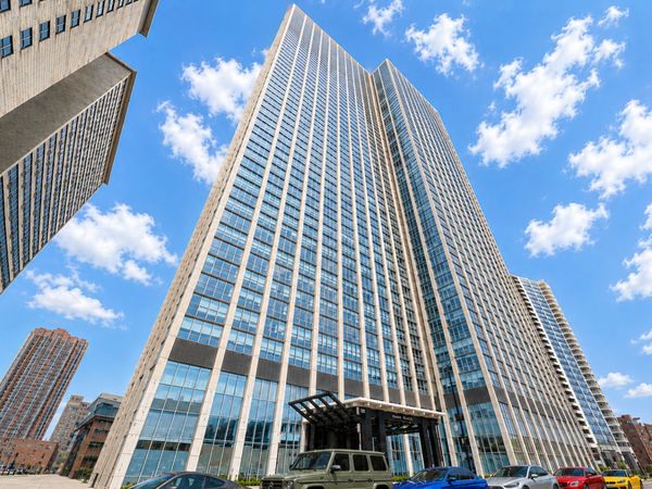655 W Irving Park Road W, Unit 5003, Chicago, IL 60613