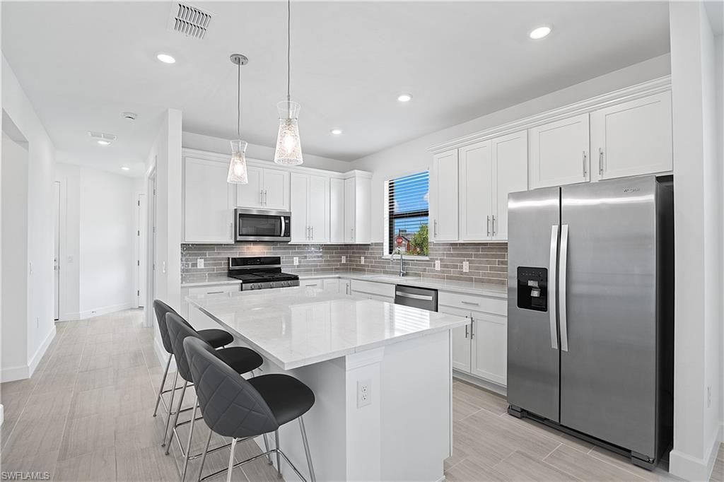 20549 Pebble Glen Dr, Estero, FL 33928 Photo