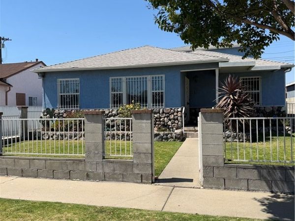 1705 W Arbutus, Compton, CA 90220