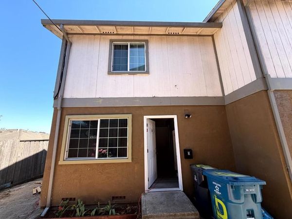 890 Rider Avenue, Unit D, Salinas, CA 93905
