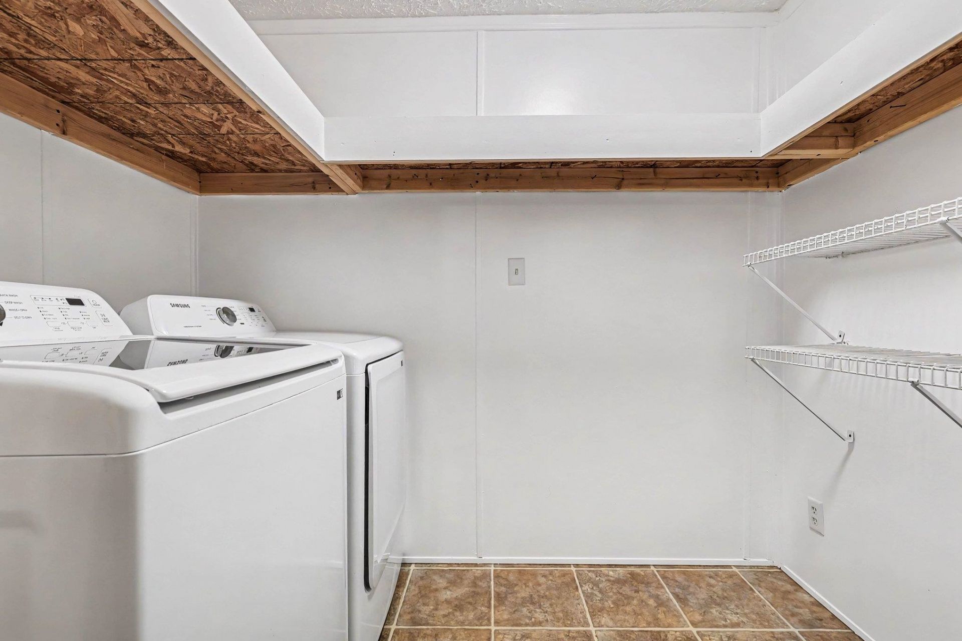 545 Eden Ave.  Photo 24
