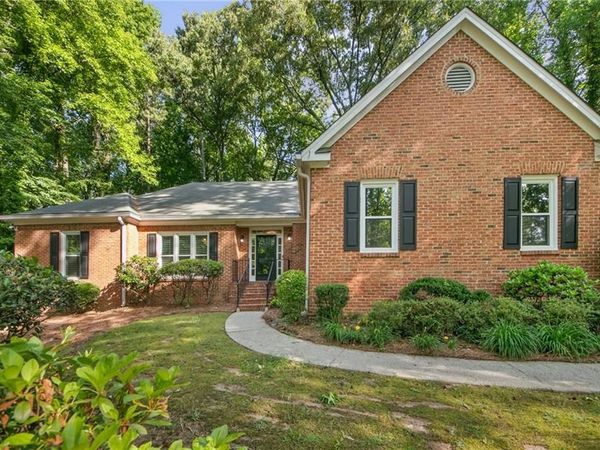 1055 Downing Court NE, Marietta, GA 30068