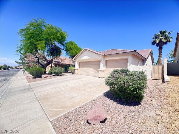 30 Hatten Bay Street , Henderson, NV 89012