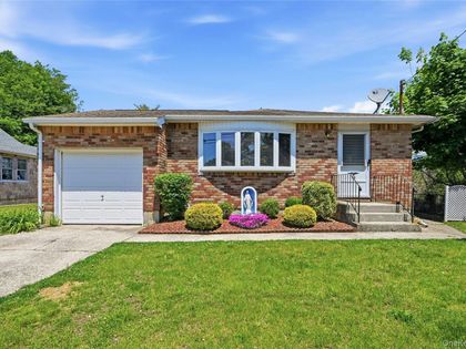 98 Evergreen Avenue  Bethpage, NY 11714