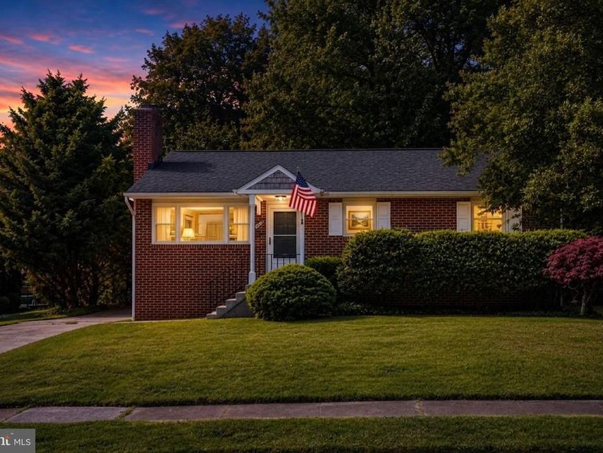735 Warren Drive, Annapolis, MD 21403 Main Photo
