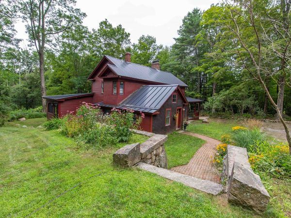 314 Old Mail Road, Tamworth, NH 03886