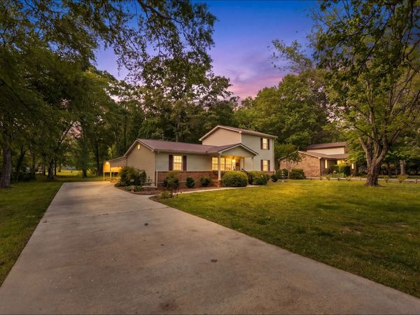 206 Inglewood Dr , Tullahoma, TN 37388
