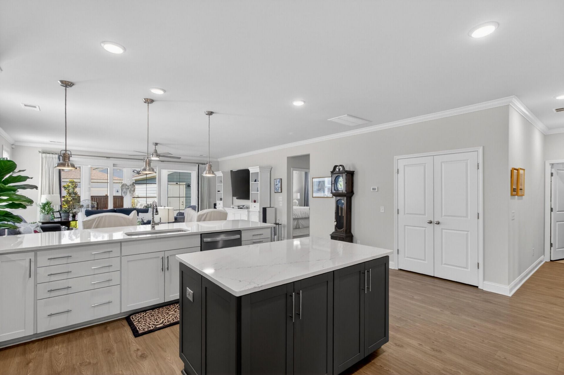 691 Blueway Avenue Photo 21