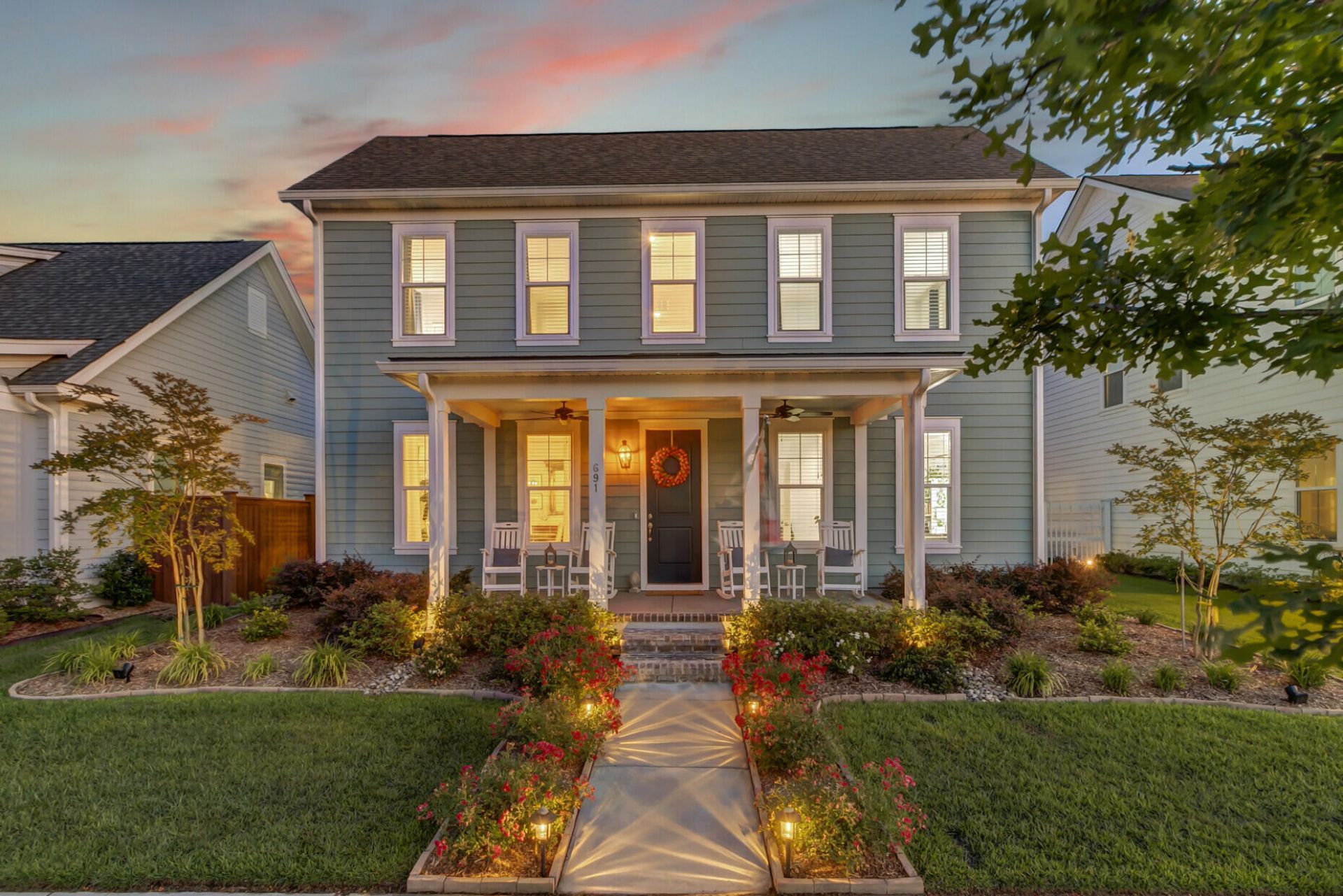 691 Blueway Avenue Photo 4