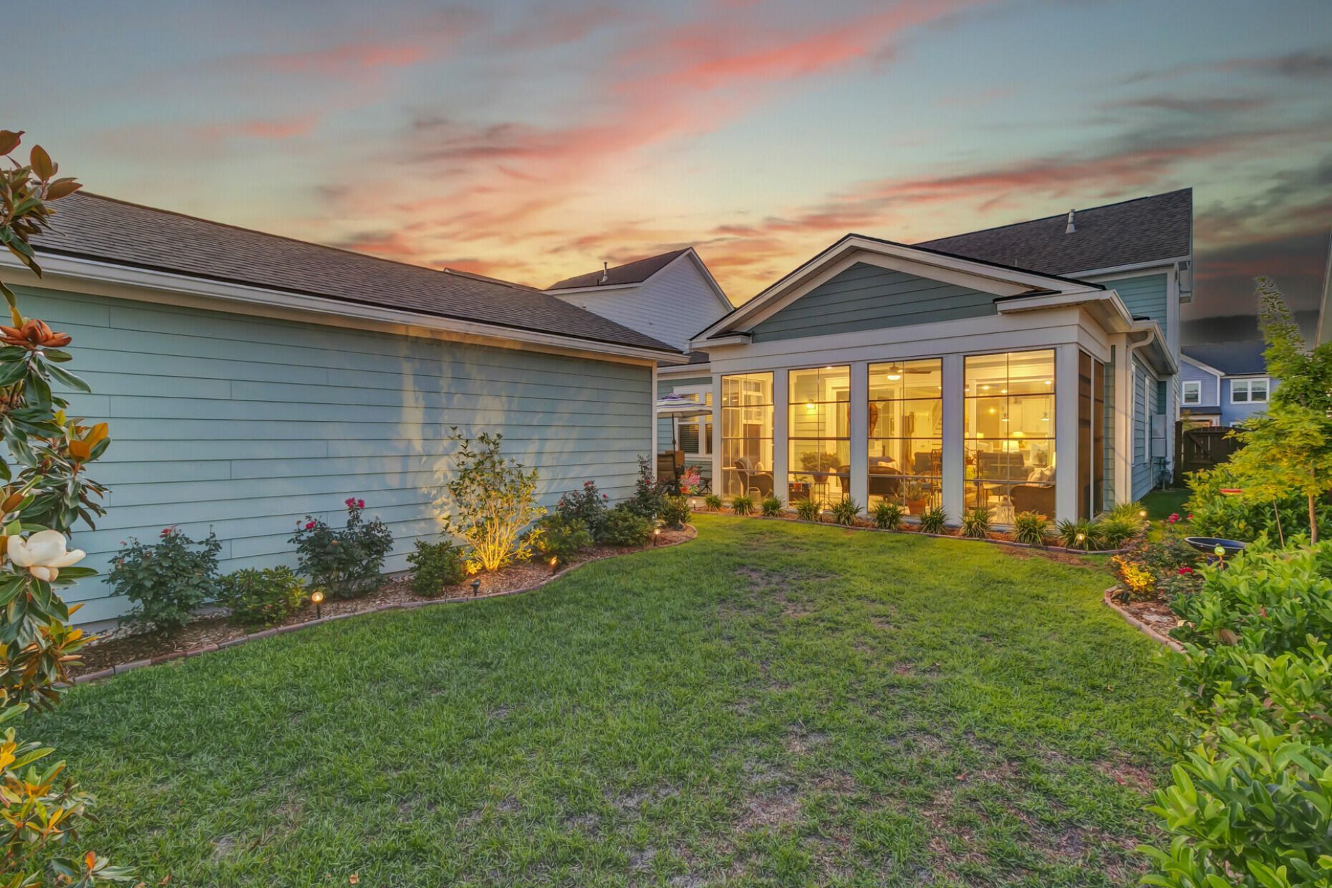 691 Blueway Avenue Photo 48