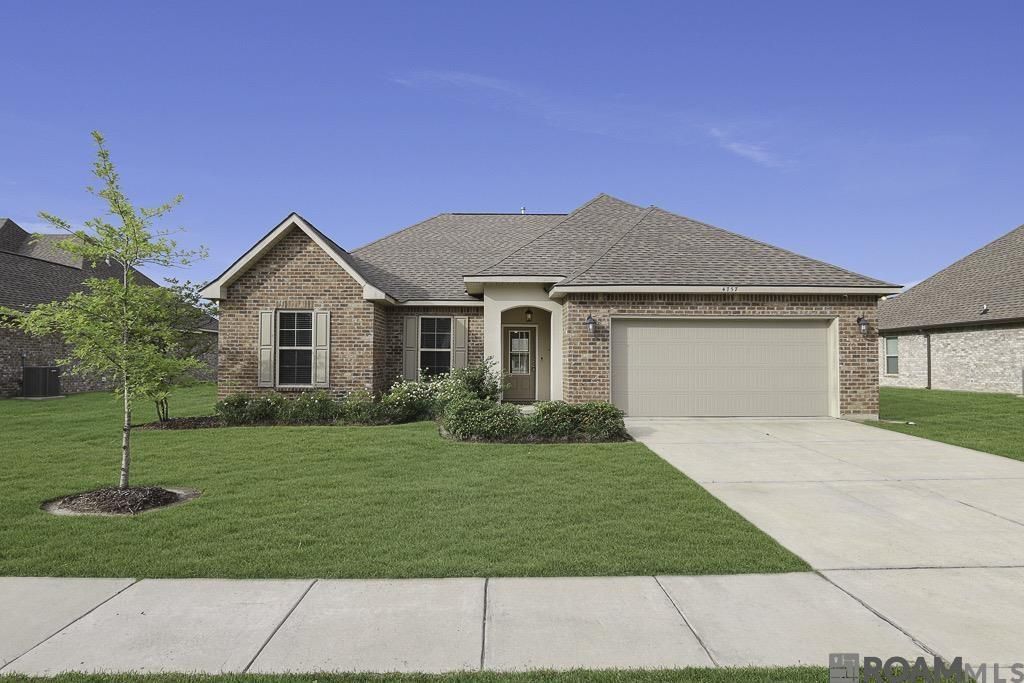 4757 Bayou Plantation Dr, Addis, LA 70710 Main Photo