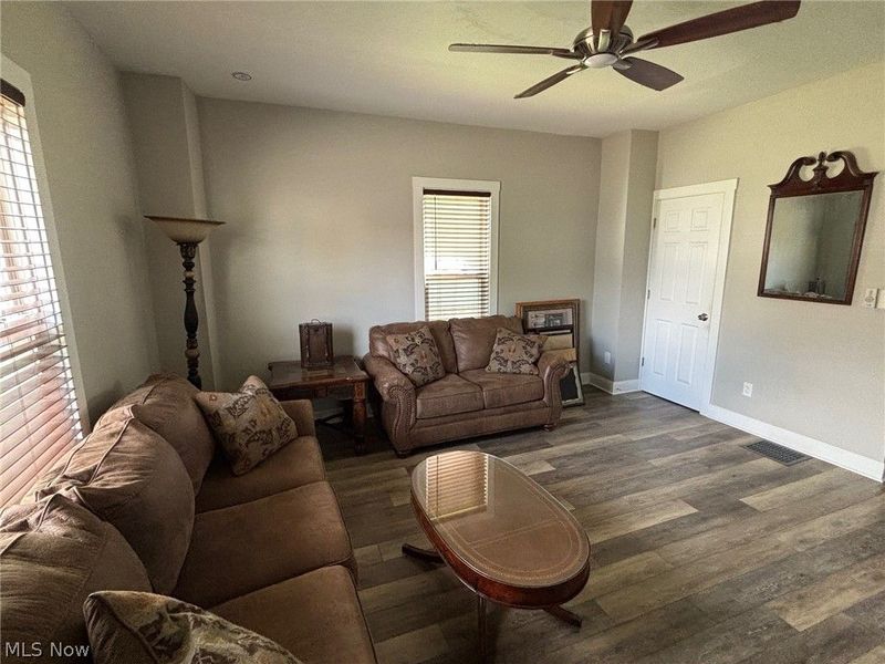 921 6th Street SW, Massillon, OH 44647 Photo 2