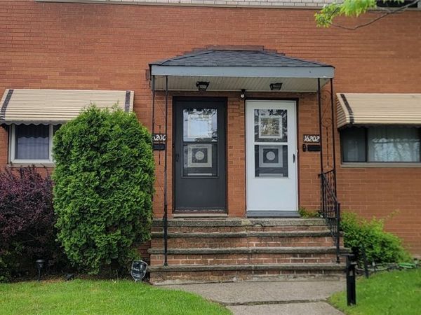 16200 Edgewood Court , Maple Heights, OH 44137