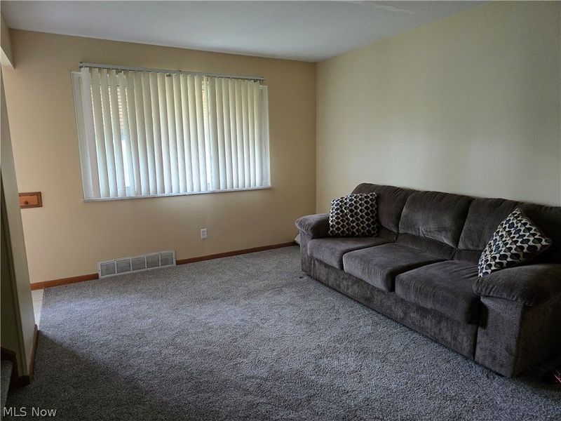 16200 Edgewood Court, Maple Heights, OH 44137 Photo 3