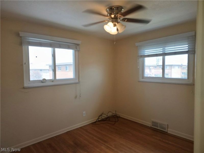 16200 Edgewood Court, Maple Heights, OH 44137 Photo 7