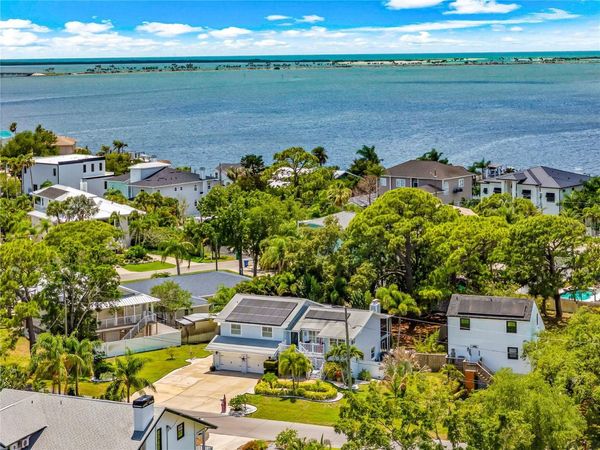 201 LAGOON DRIVE, PALM HARBOR, FL 34683