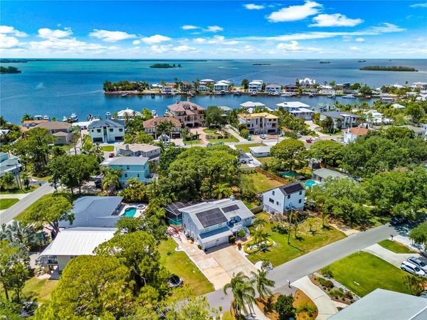 201 LAGOON DRIVE, PALM HARBOR, FL 34683