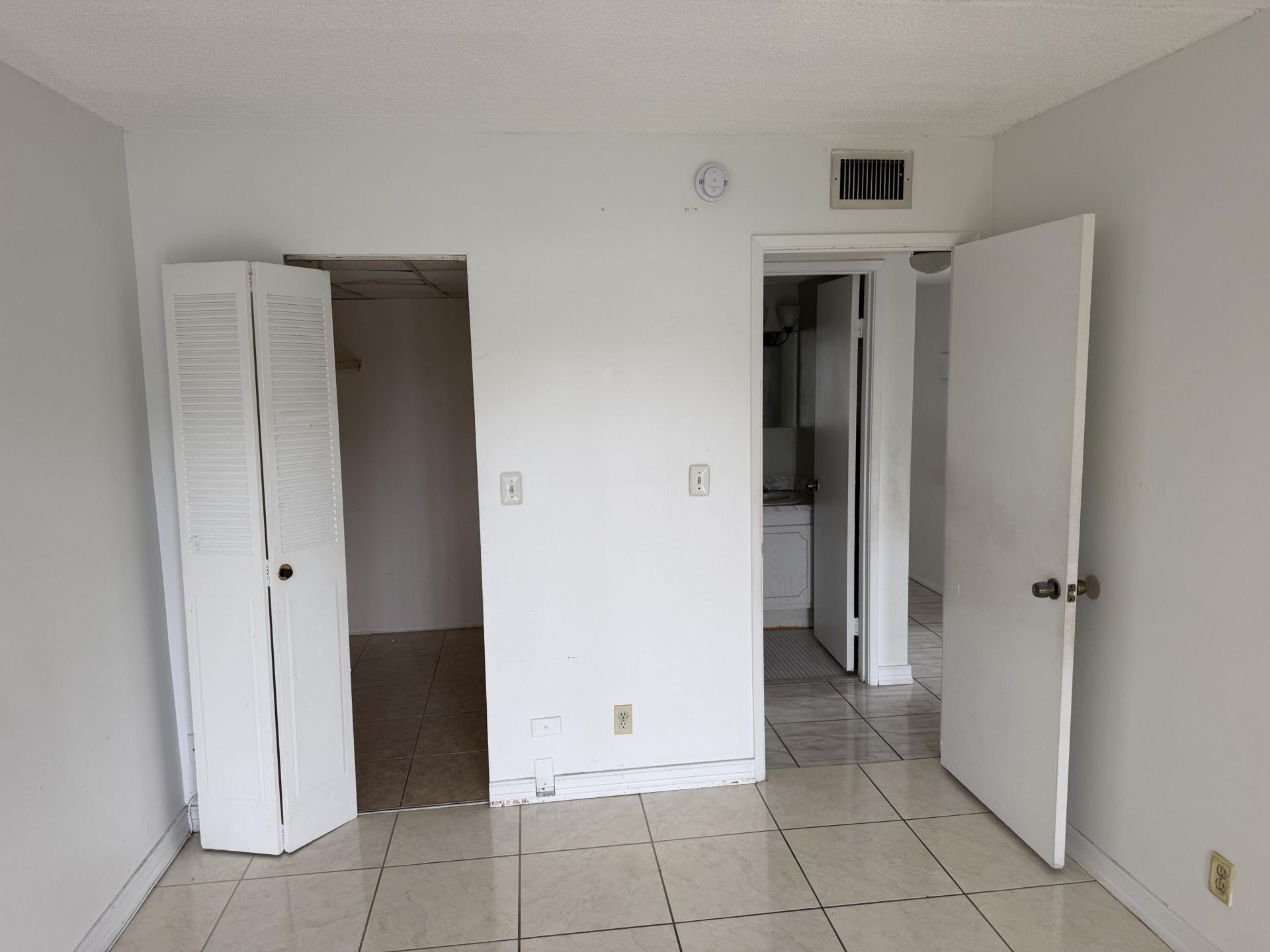 700 Village Green Court, Unit 101, Palm Springs, FL 33461 Photo