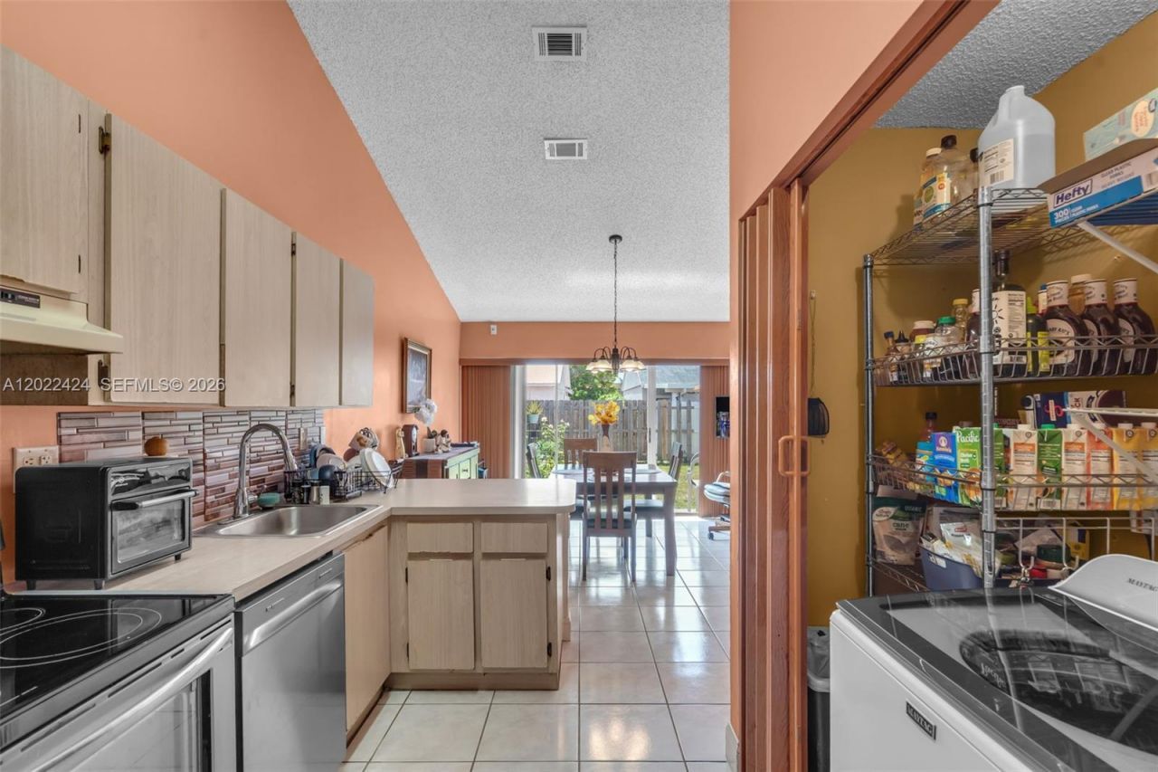 20370 NW 32nd Ave , Miami Gardens, FL 33056 Photo