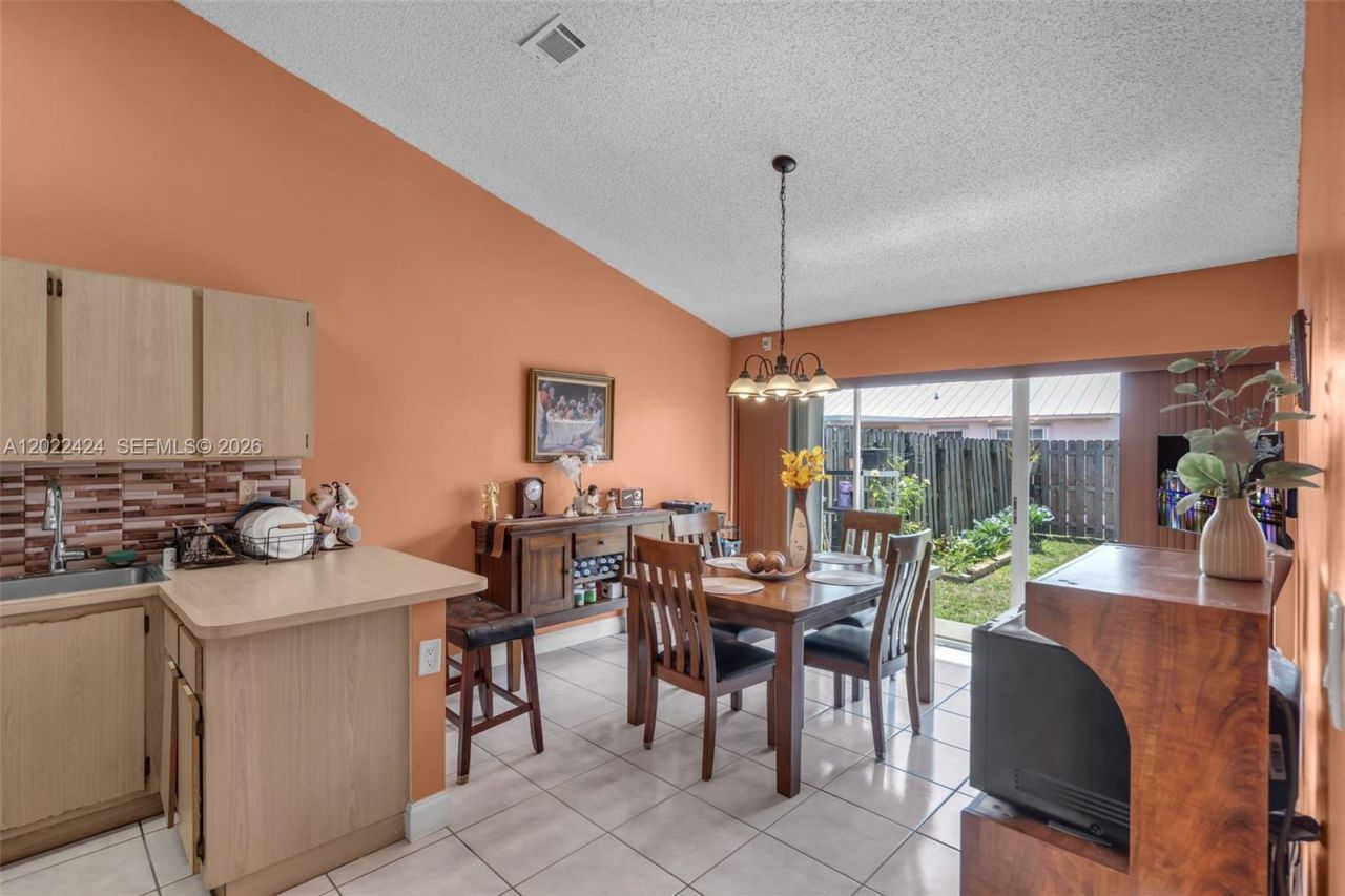 20370 NW 32nd Ave , Miami Gardens, FL 33056 Photo