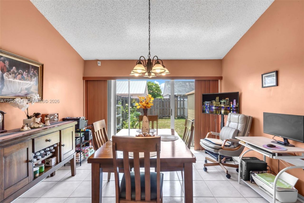 20370 NW 32nd Ave , Miami Gardens, FL 33056 Photo