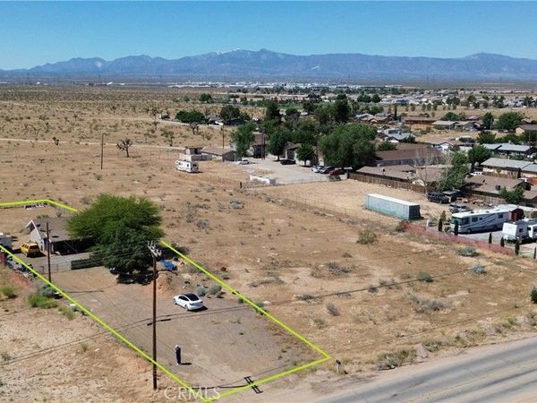 10877 Chamberlaine Way, Adelanto, CA 92301