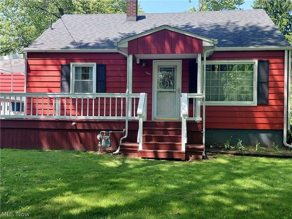 7489 Van Ness Avenue , Hubbard, OH 44425