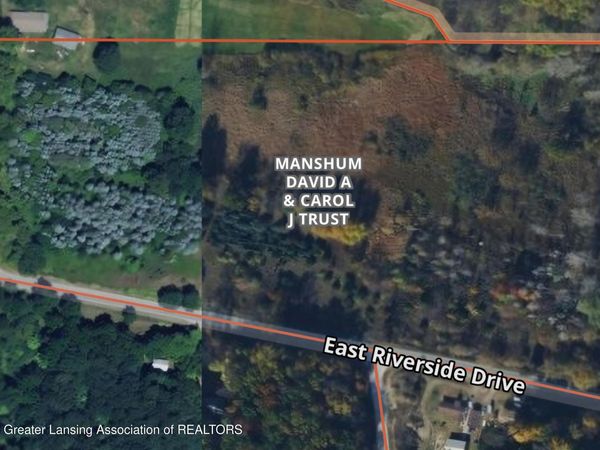 18 E Riverside Drive, Ionia, MI 48846