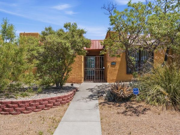 5214 W Chambers Place NE, Albuquerque, NM 87111