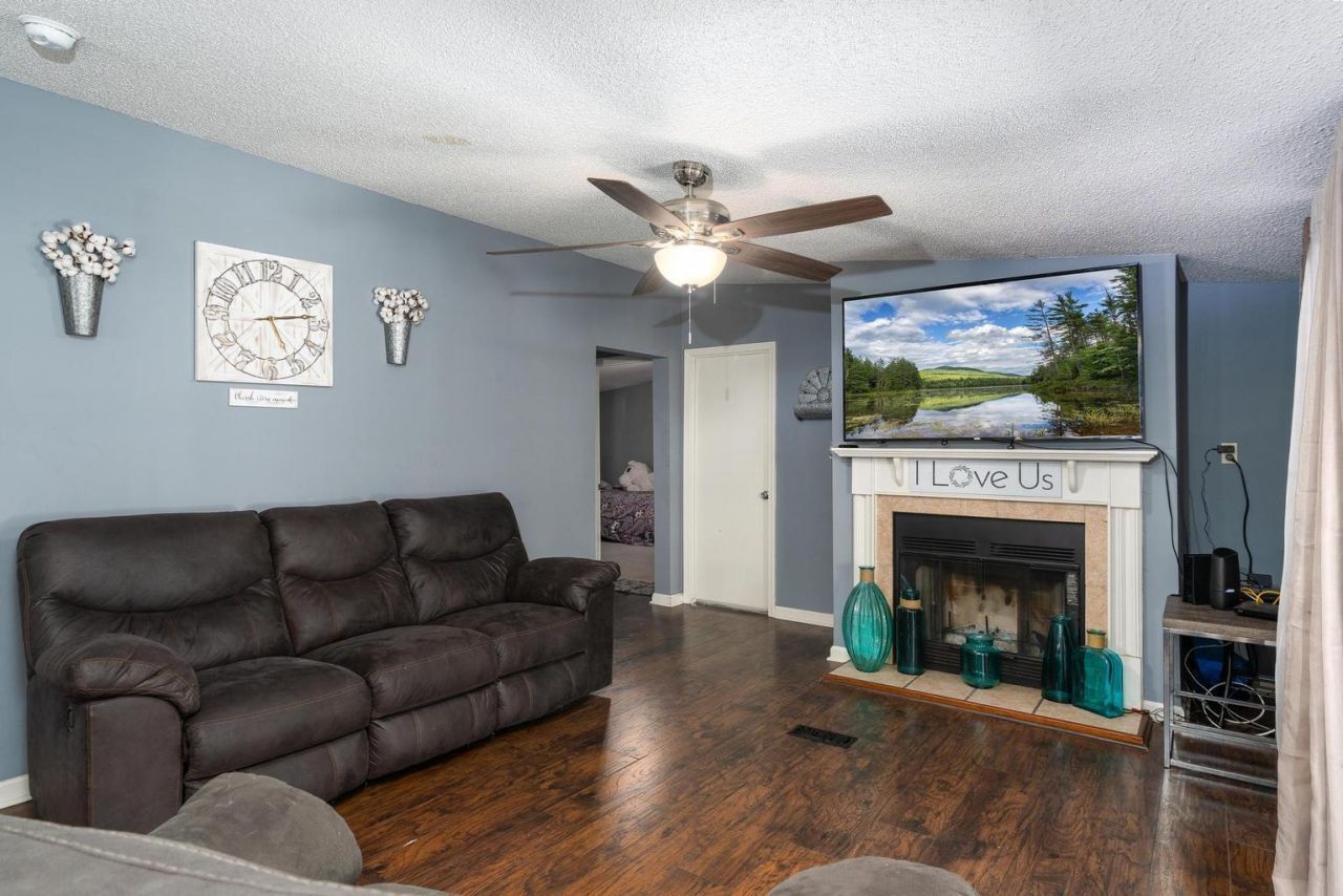 163 Glen Street Photo 9