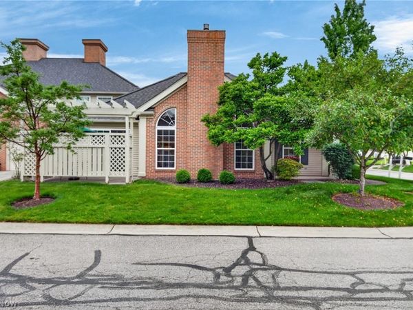 3179 Orchard Way , Westlake, OH 44145