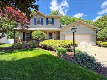 1208 Cedarwood Drive, Mineral Ridge, OH 44440
